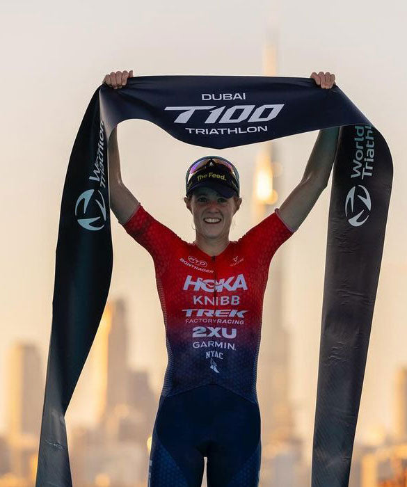 Taylor Knibb gewinnt die erste T100 Triathlon-Weltmeisterschaft in Dubai